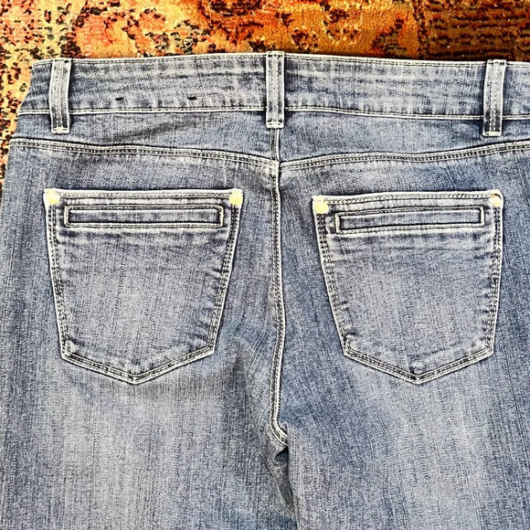 FINAL PRICE NWT White House Black Market Skinny Flared Jeans - Picture 14 of 14